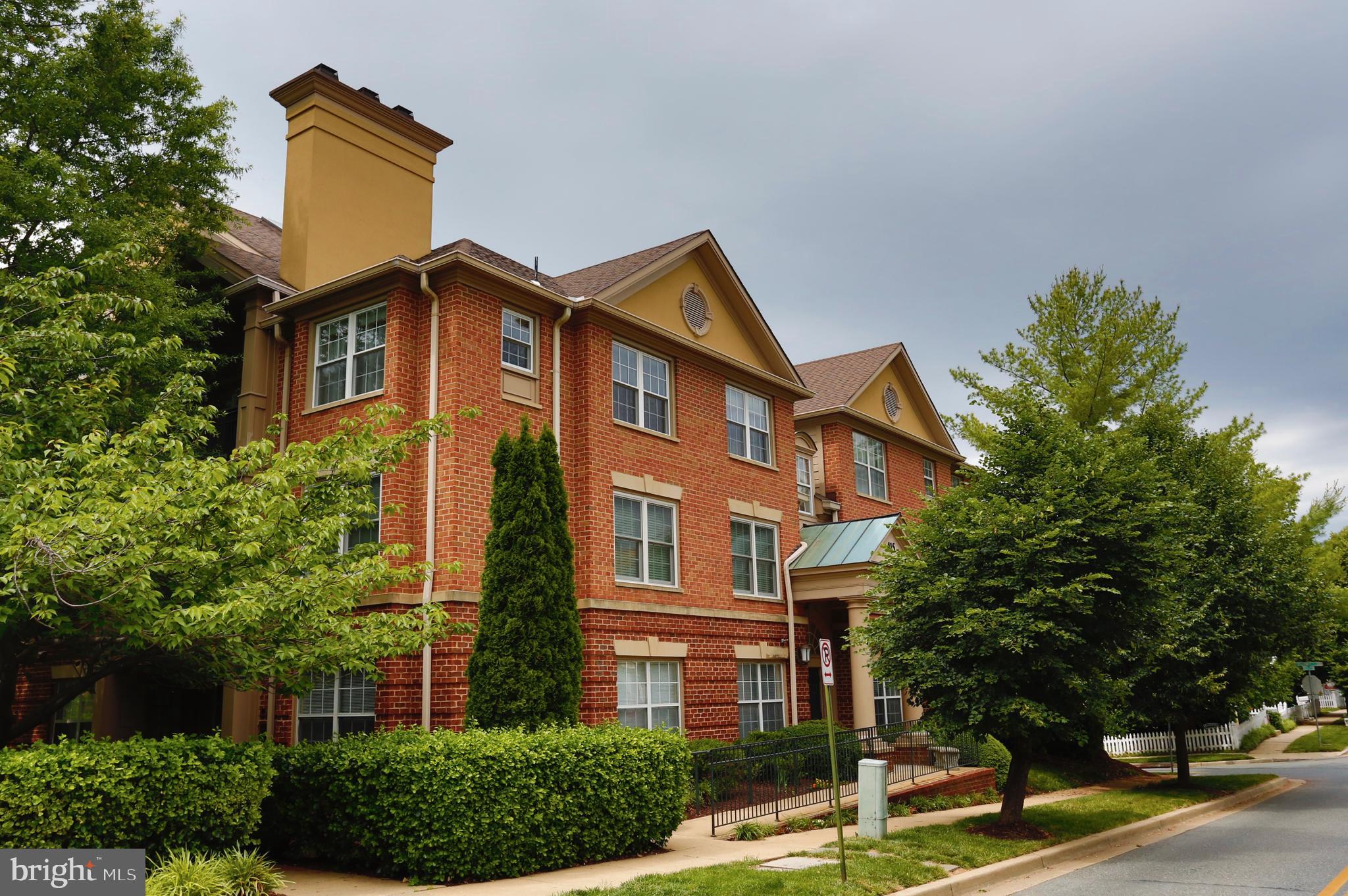 415 Ridgepoint Place, Unit 32 Gaithersburg, MD 20878 - Photo 1 of 24 Builidng (Enter from Chestertown Street)