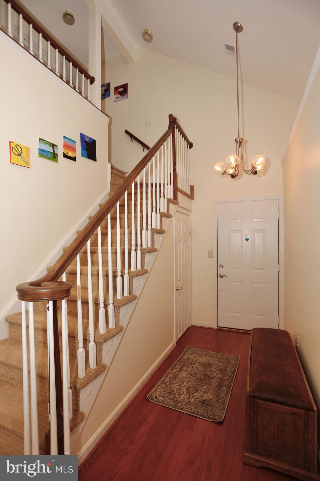 415 Ridgepoint Place, Unit 32 Gaithersburg, MD 20878 - Photo 2 of 24 Main entrance foyer