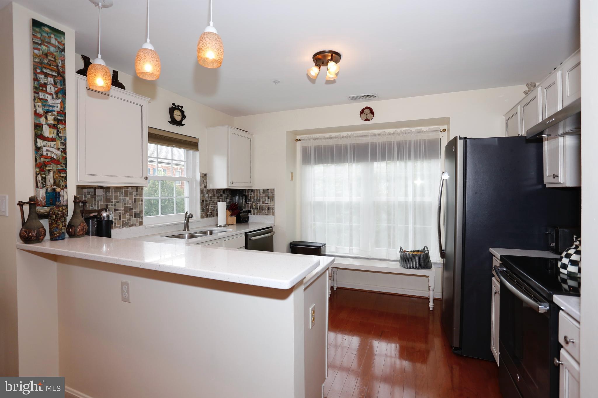 415 Ridgepoint Place, Unit 32 Gaithersburg, MD 20878 - Photo 6 of 24 Kitchen