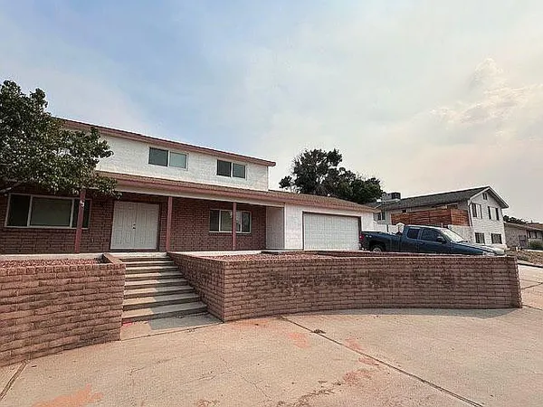 $400,000 | 43 12th Avenue, Page, AZ 86040