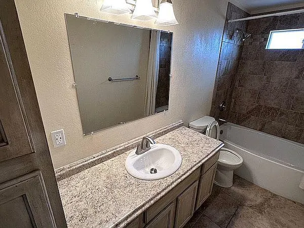 $400,000 | 43 12th Avenue, Page, AZ 86040