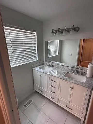 $400,000 | 43 12th Avenue, Page, AZ 86040