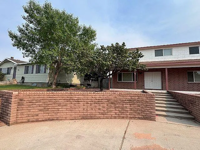 $400,000 | 43 12th Avenue, Page, AZ 86040