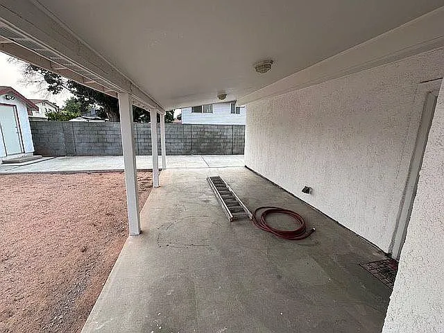 $400,000 | 43 12th Avenue, Page, AZ 86040