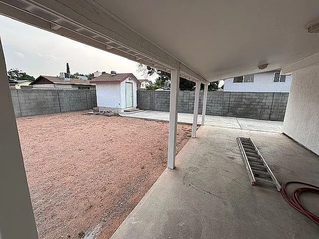 $400,000 | 43 12th Avenue, Page, AZ 86040