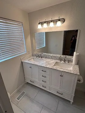 $400,000 | 43 12th Avenue, Page, AZ 86040