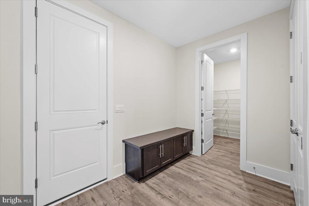3900 Logmill Road Gainesville, VA 20155 - Photo 28 of 47 Mudroom, w/built-in's
