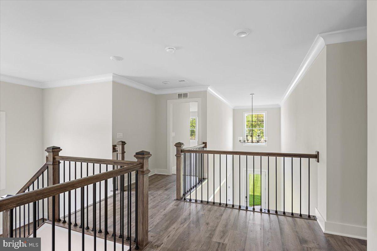 3900 Logmill Road Gainesville, VA 20155 - Photo 29 of 47 Upper level walkway, 5 bedrooms upstairs