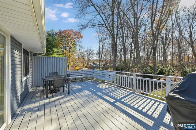 $899,999 | 9 Cherry Place, Hillsdale, NJ 07642