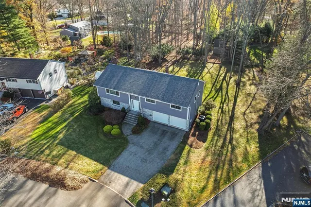 $899,999 | 9 Cherry Place, Hillsdale, NJ 07642