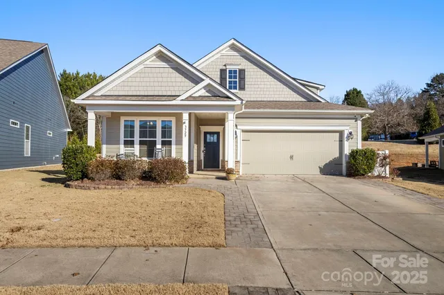 $445,000 | 3729 Norman View Drive, Sherrills Ford, NC 28673