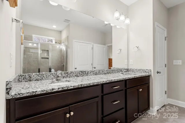 $445,000 | 3729 Norman View Drive, Sherrills Ford, NC 28673