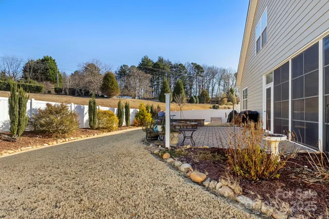 $445,000 | 3729 Norman View Drive, Sherrills Ford, NC 28673