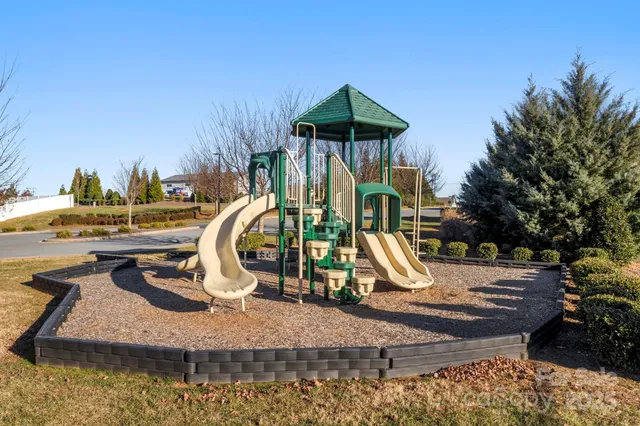 $445,000 | 3729 Norman View Drive, Sherrills Ford, NC 28673