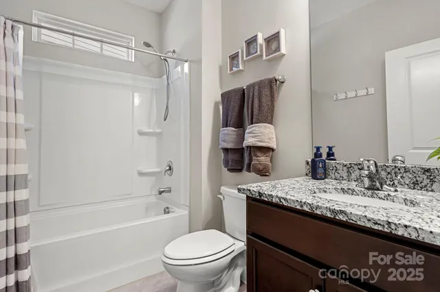 $445,000 | 3729 Norman View Drive, Sherrills Ford, NC 28673