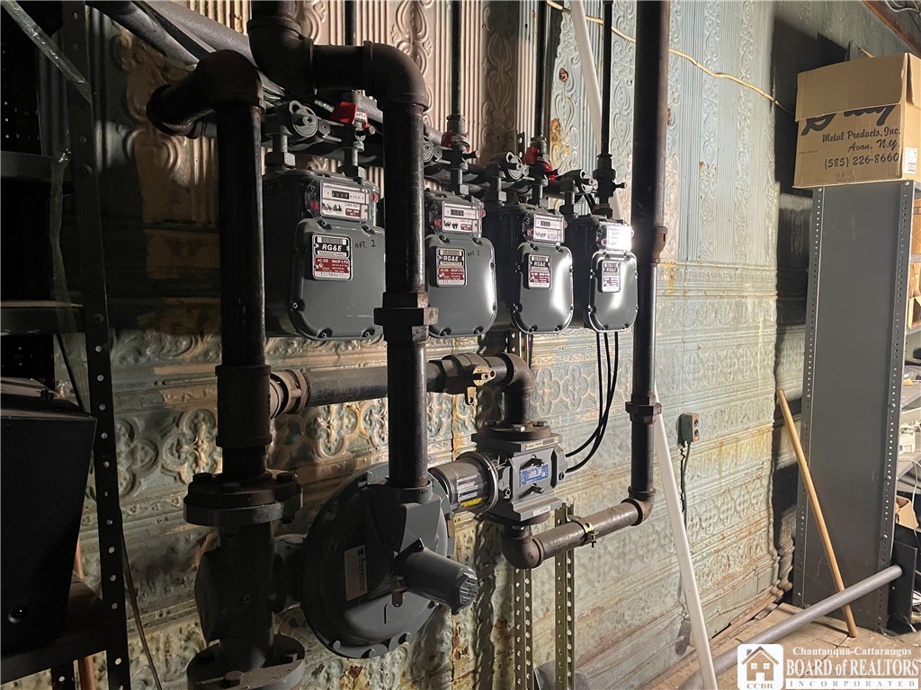 512 Lyell Avenue Rochester, NY 14606 - Photo 3 of 12