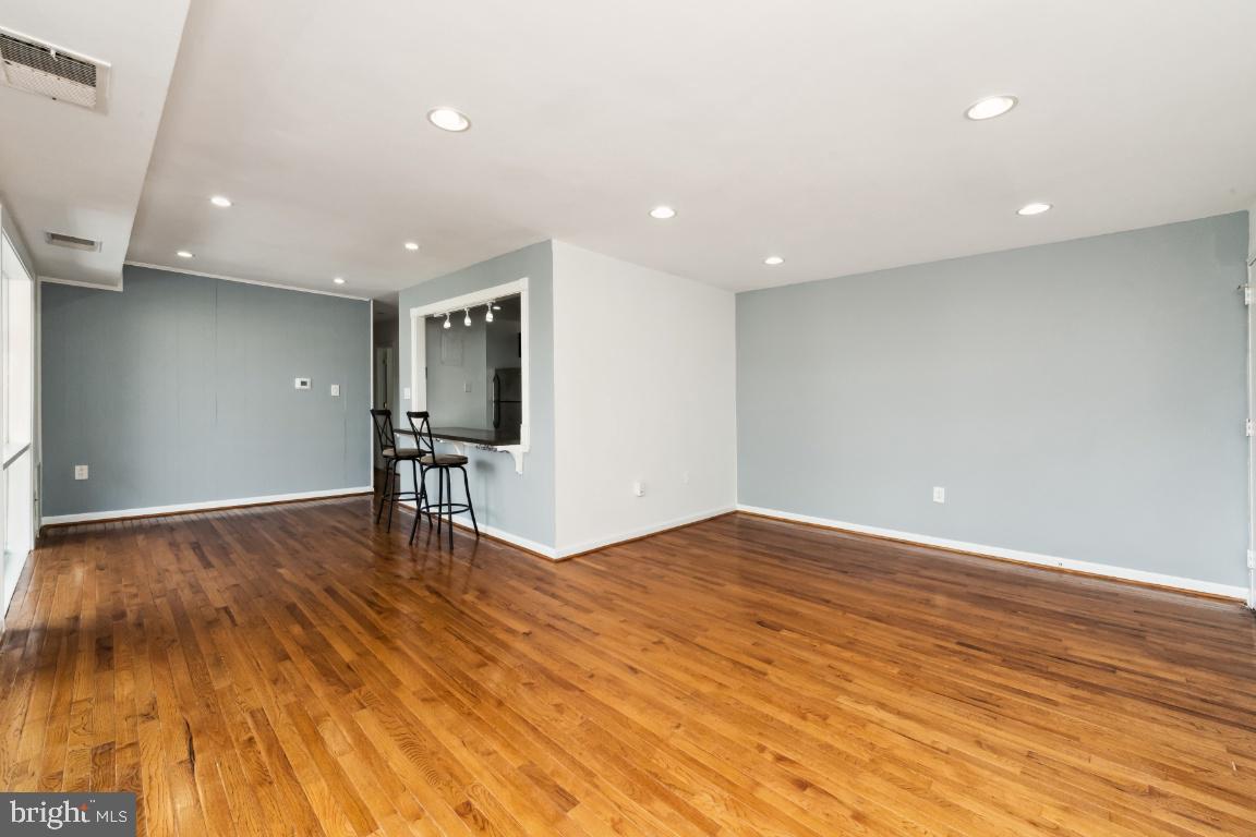 9278 Adelphi Road, Unit 301 Hyattsville, MD 20783 - Photo 7 of 35 Living Room/Dining Room