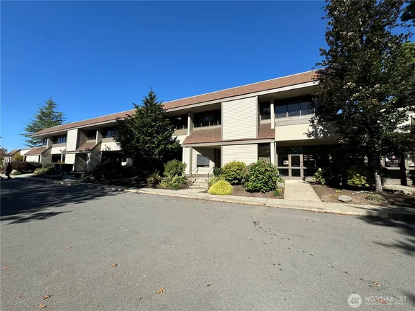$4,500 | 2511 152nd Avenue Northeast, Redmond, WA 98052