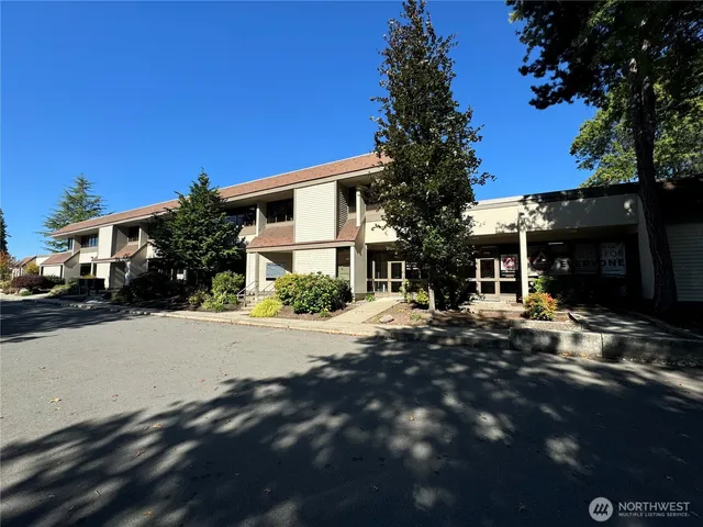 $4,500 | 2511 152nd Avenue Northeast, Redmond, WA 98052
