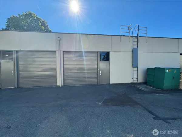 $4,500 | 2511 152nd Avenue Northeast, Redmond, WA 98052