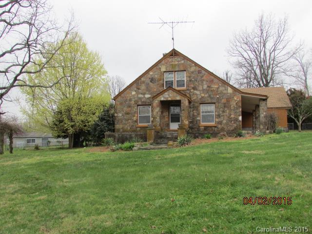 3839 Banoak Road Vale, NC 28168 - Photo 1 of 17 a front view of a house with a yard