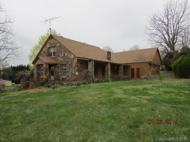 3839 Banoak Road Vale, NC 28168 - Photo 3 of 17 a front view of a house with a garden