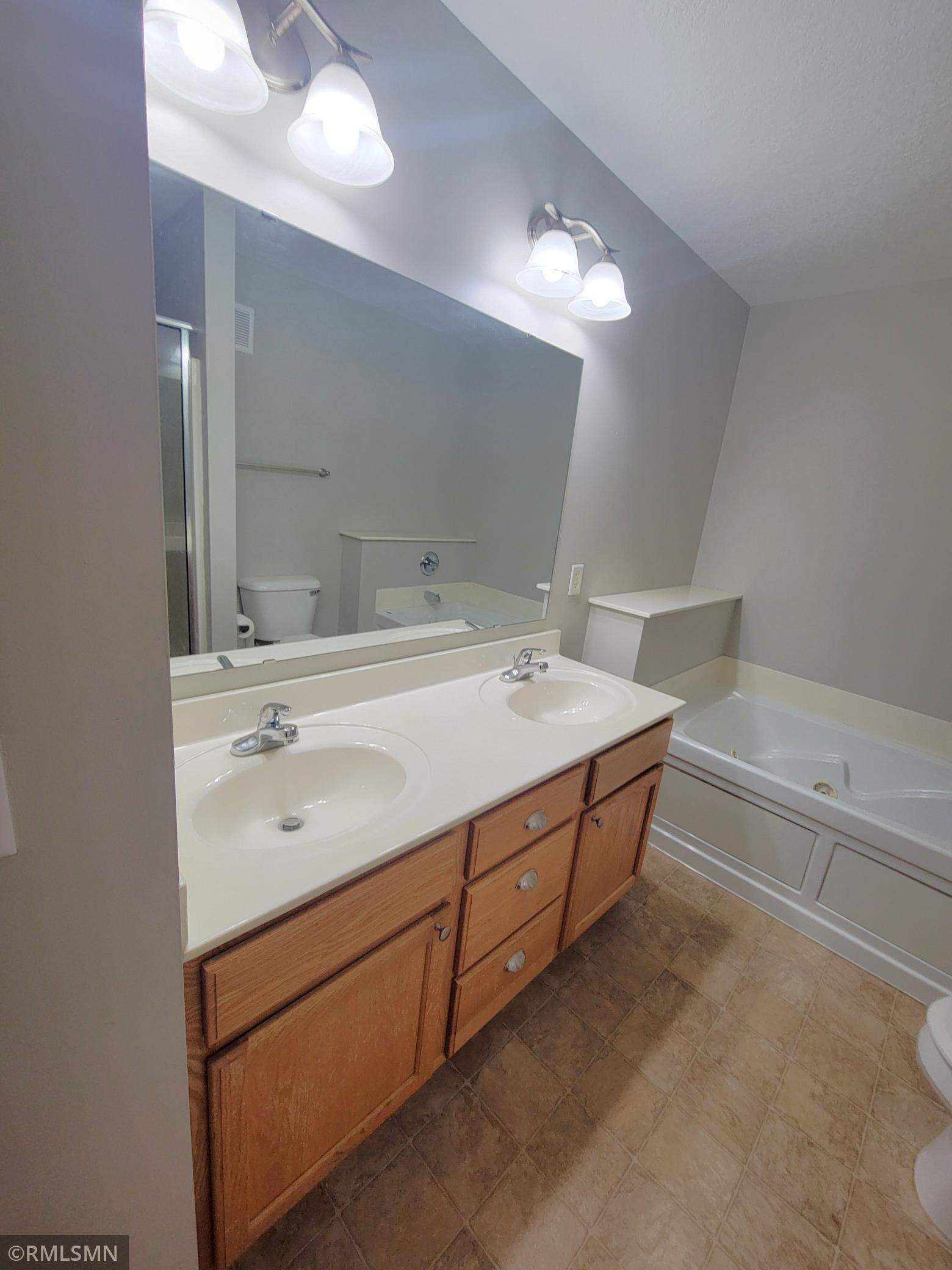 3553 Sterling Heights Drive, Unit B River Falls, WI 54022 - Photo 17 of 20