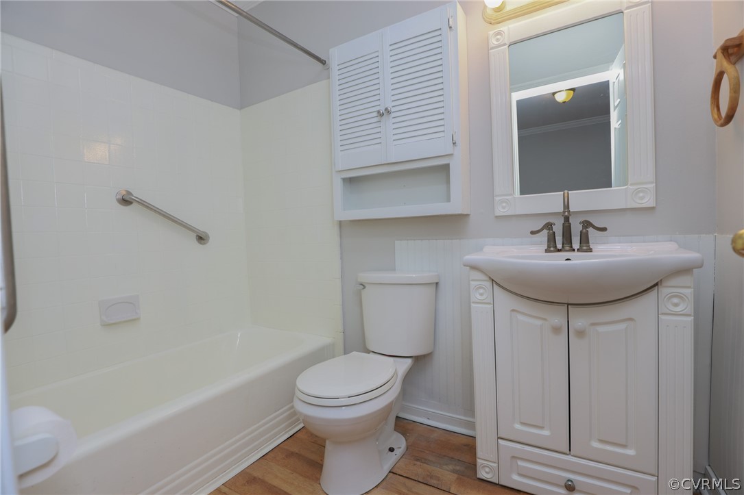 1737 New Market Road Henrico, VA 23231 - Photo 14 of 50 1st floor full bath