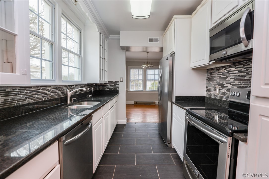1737 New Market Road Henrico, VA 23231 - Photo 25 of 50 Galley kitchen