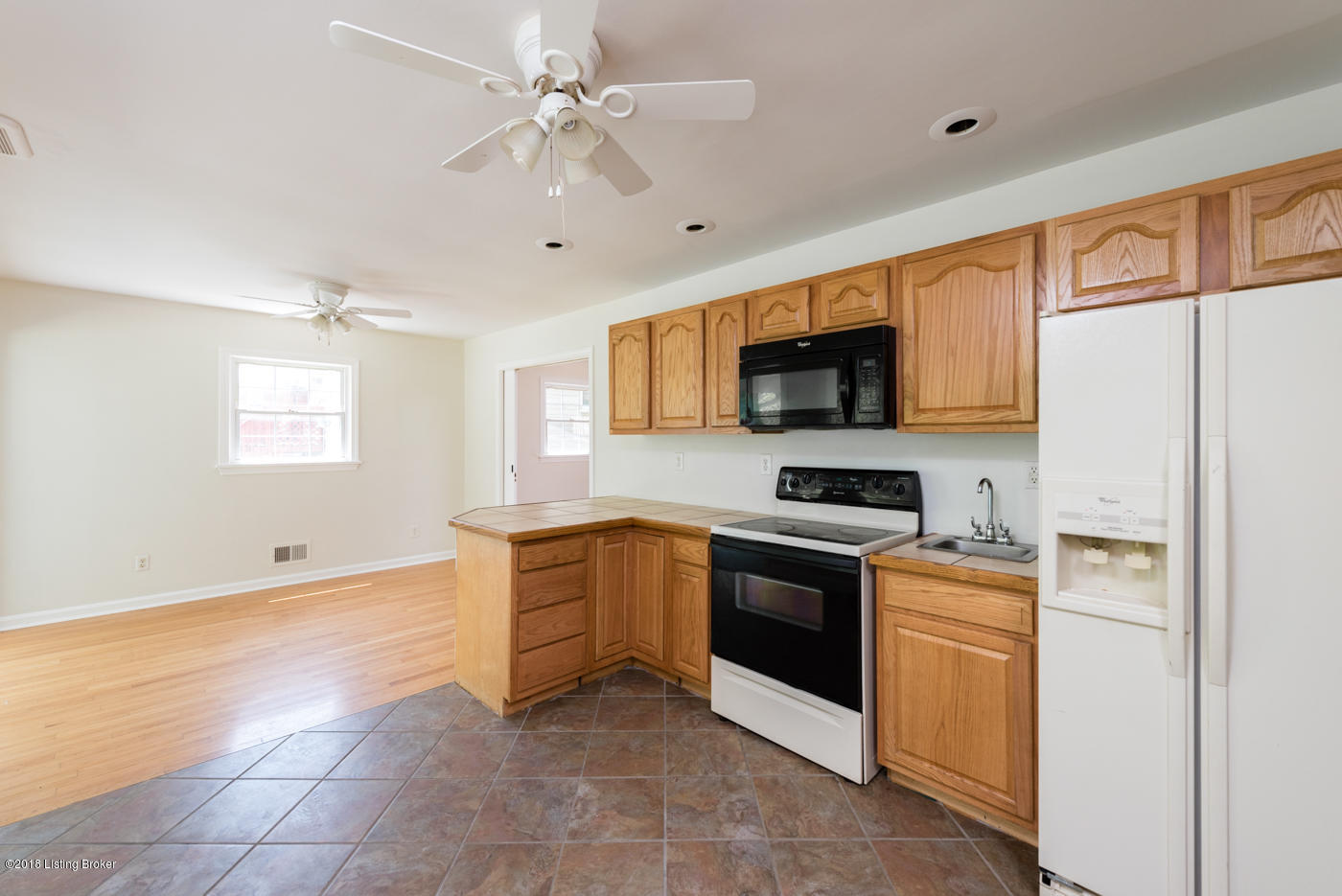 1401 Knight Road Louisville, KY 40214 - Photo 11 of 29 Kitchen - dining area