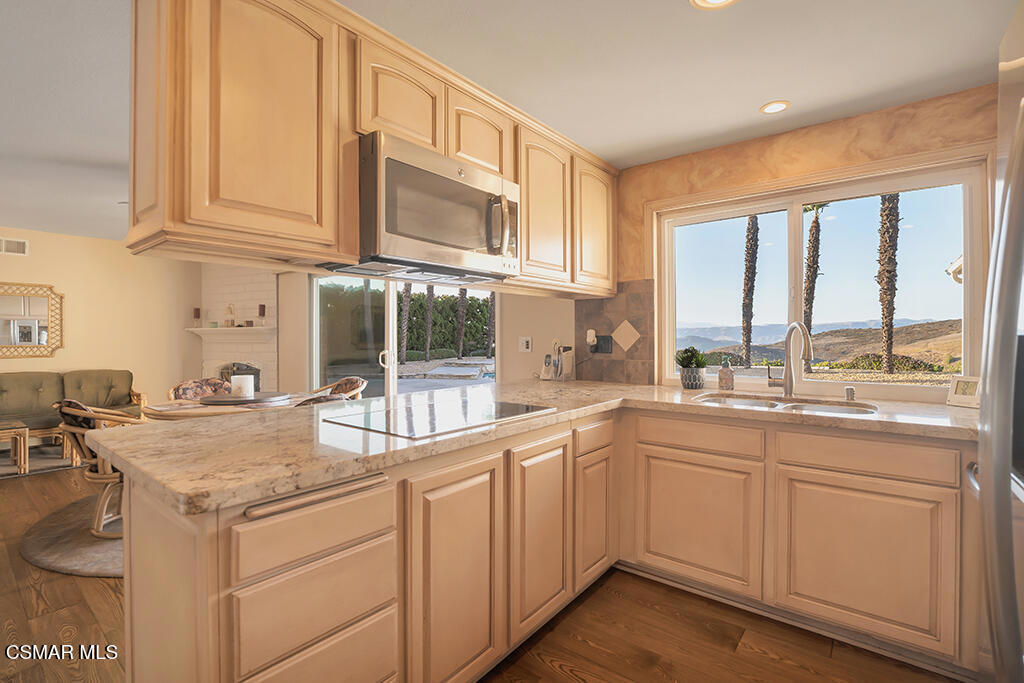 2147 McCrea Road Thousand Oaks, CA 91362 - Photo 11 of 38