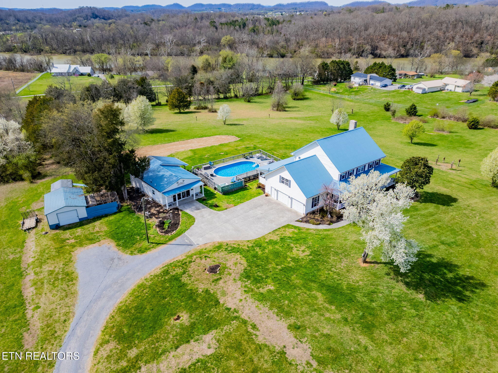 9700 Clift Road Strawberry Plains, TN 37871 - Photo 53 of 59 43