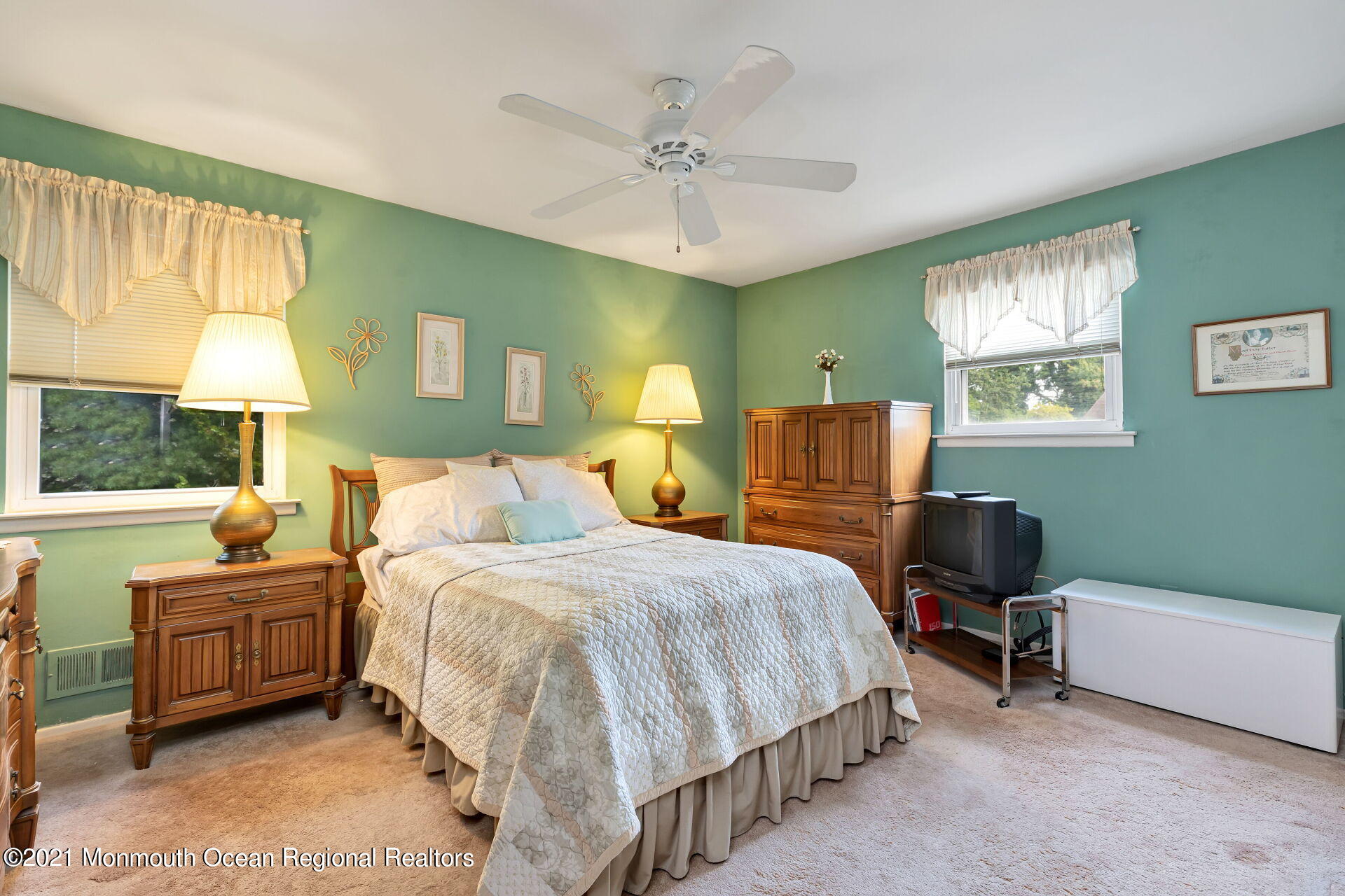 46 Tanglewood Road Middletown, NJ 07748 - Photo 14 of 33 011-1920x1280-photo