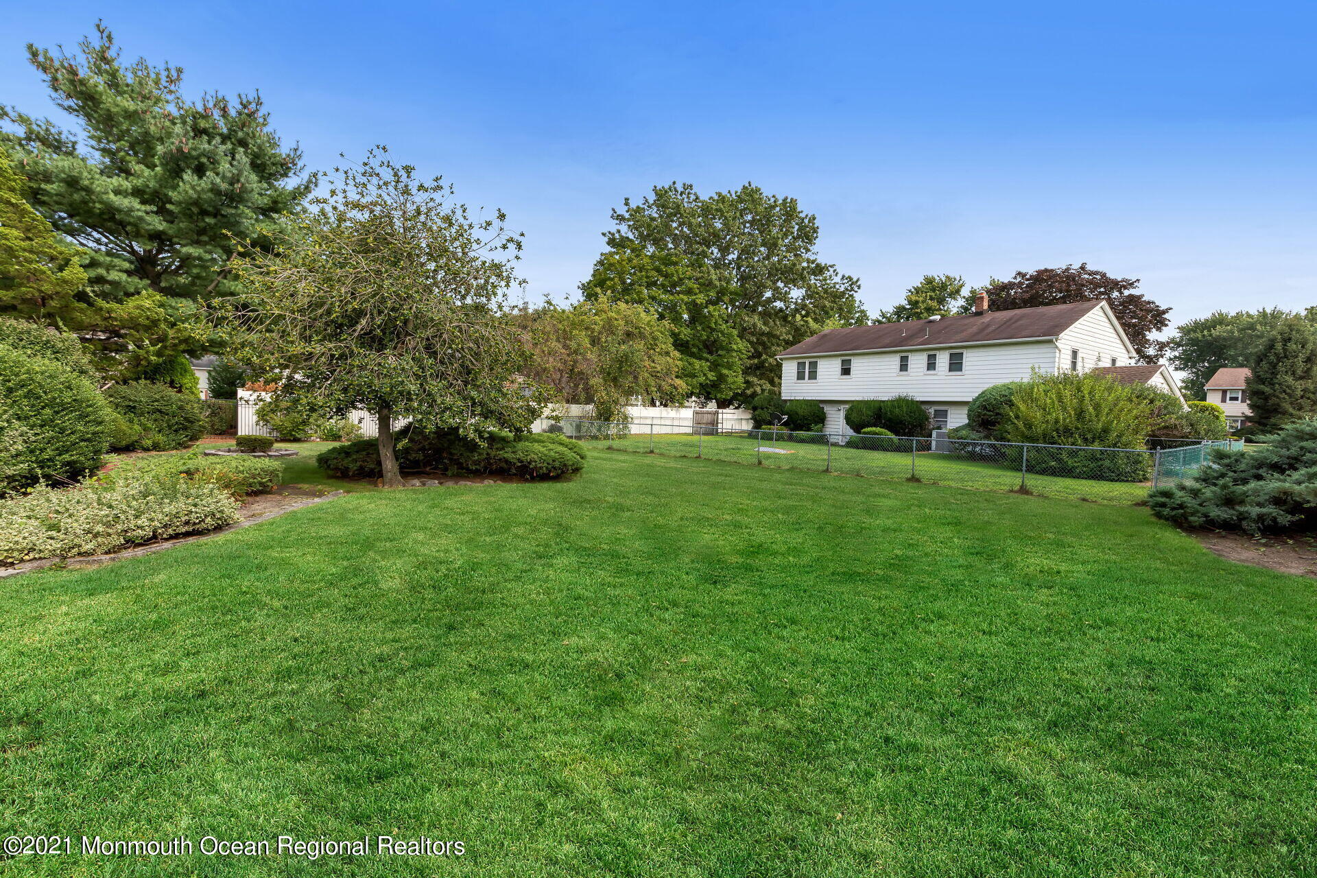 46 Tanglewood Road Middletown, NJ 07748 - Photo 24 of 33 028-1920x1280-photo