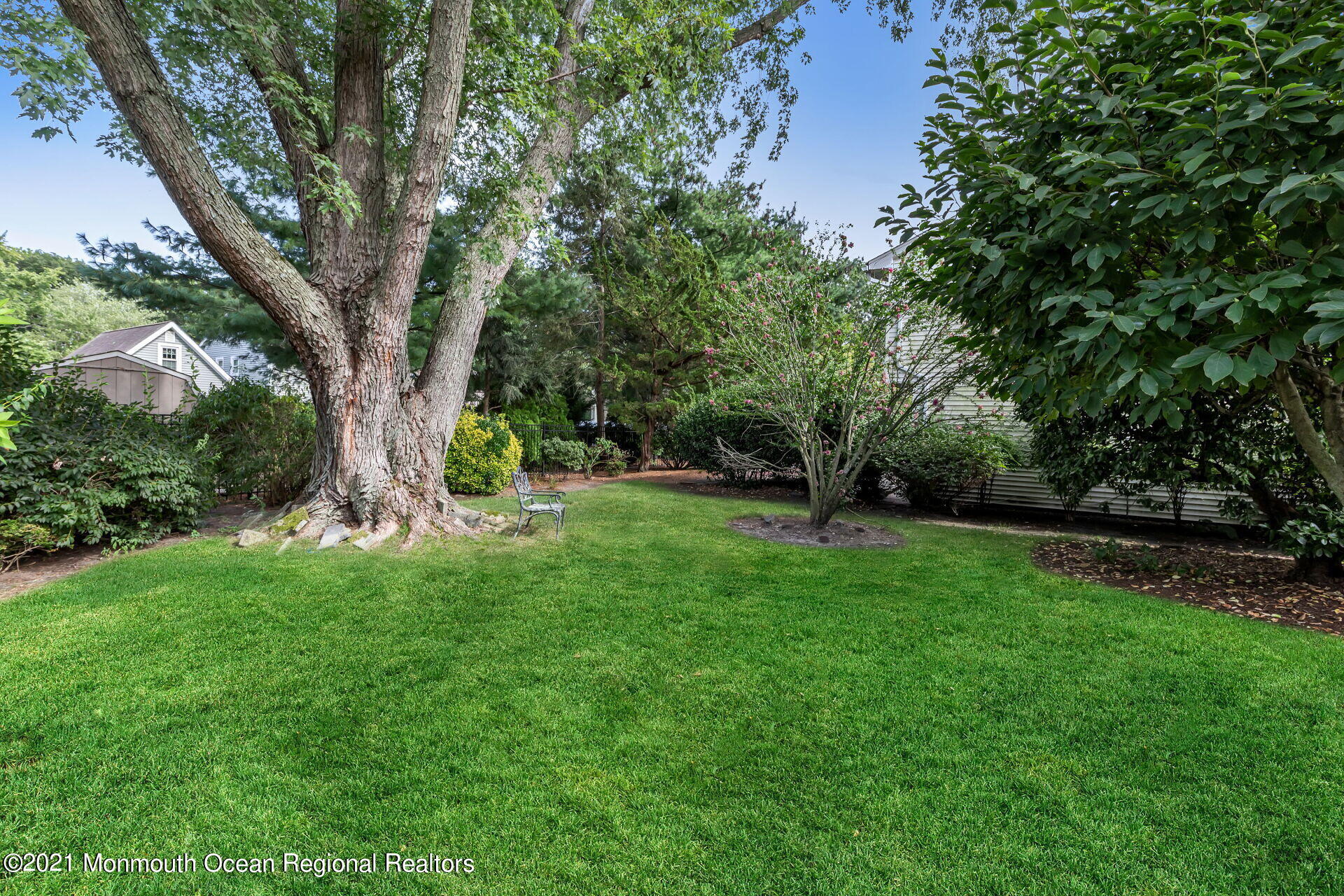 46 Tanglewood Road Middletown, NJ 07748 - Photo 26 of 33 031-1920x1280-photo