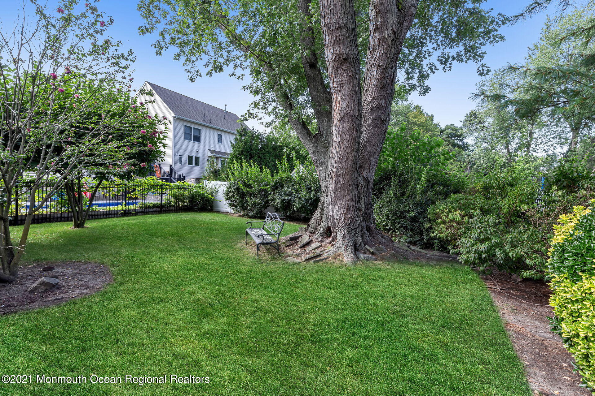 46 Tanglewood Road Middletown, NJ 07748 - Photo 27 of 33 032-1920x1280-photo