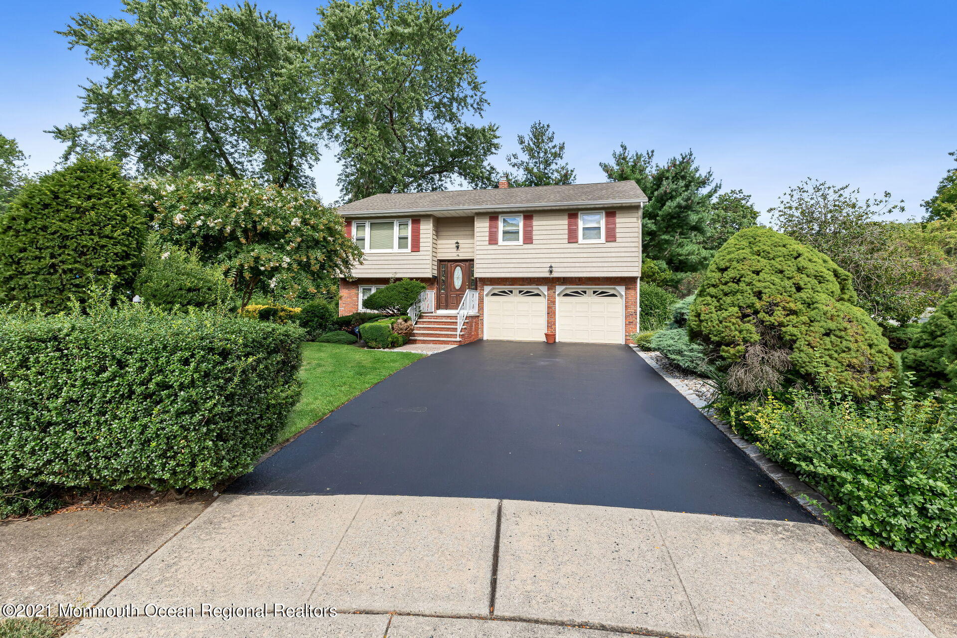 46 Tanglewood Road Middletown, NJ 07748 - Photo 29 of 33 021-1920x1280-photo