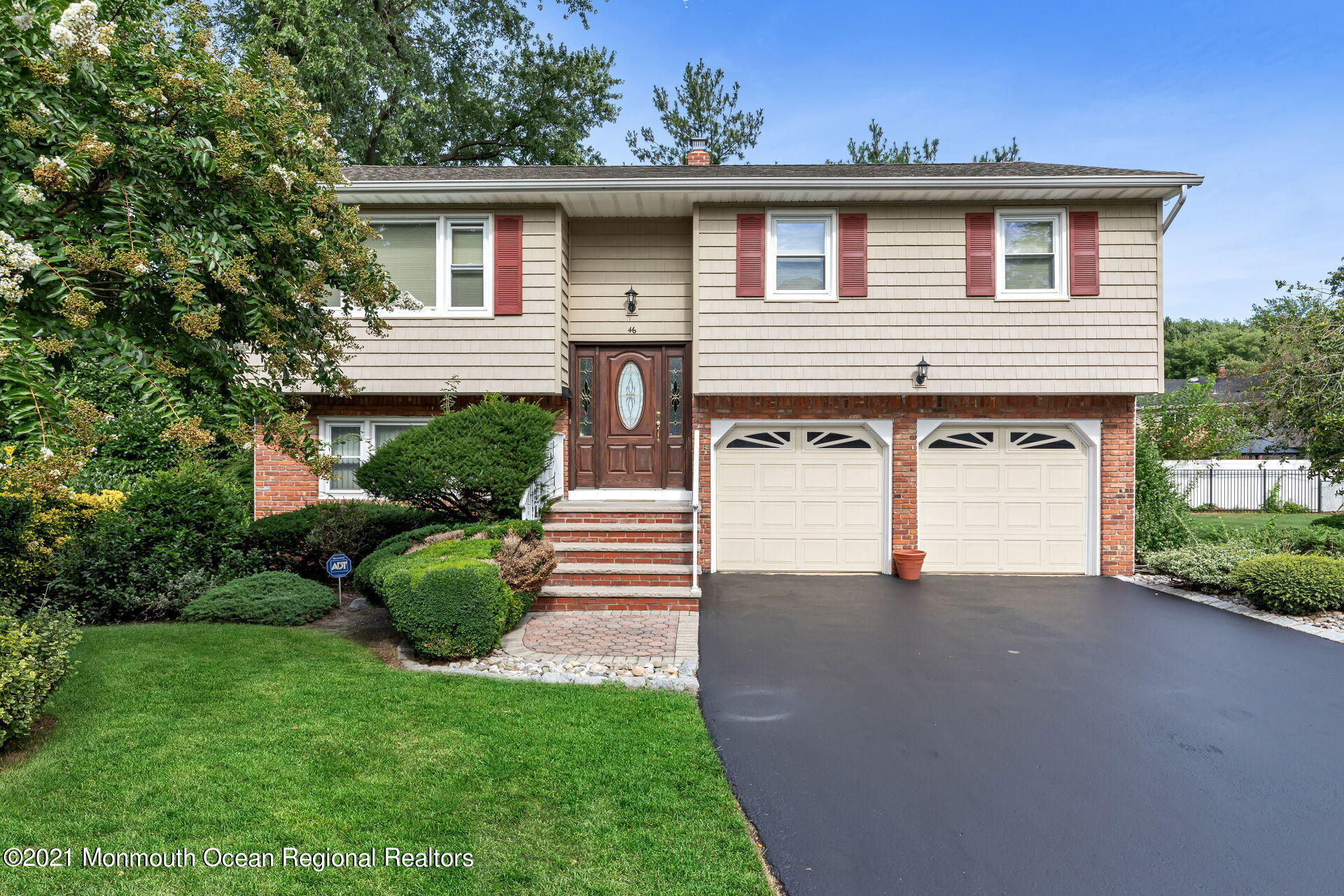 46 Tanglewood Road Middletown, NJ 07748 - Photo 4 of 33 026-1920x1280-photo