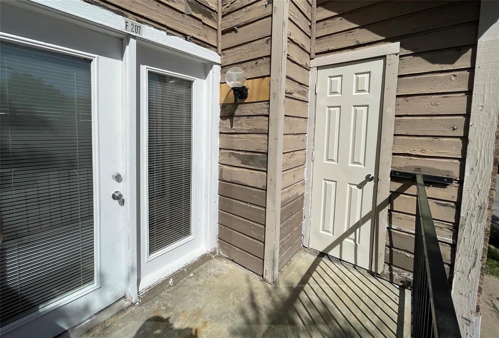 9811 Walnut Street, Unit F207 Dallas, TX 75243 - Photo 9 of 12 Entrance to property