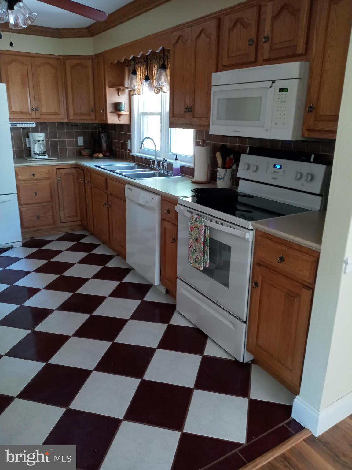420 Adamstown Road Adamstown, PA 19501 - Photo 7 of 40 Gallery Image 7