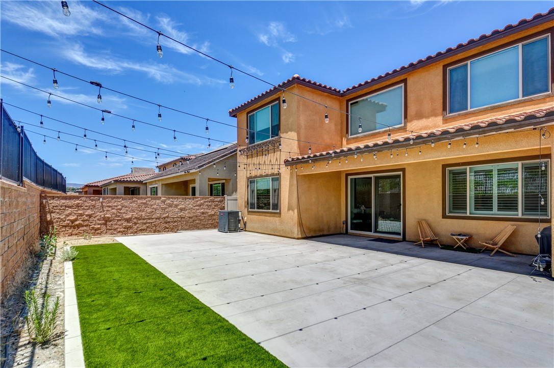 2821 Bridgetide Road Corona, CA 92883 - Photo 33 of 38 Backyard