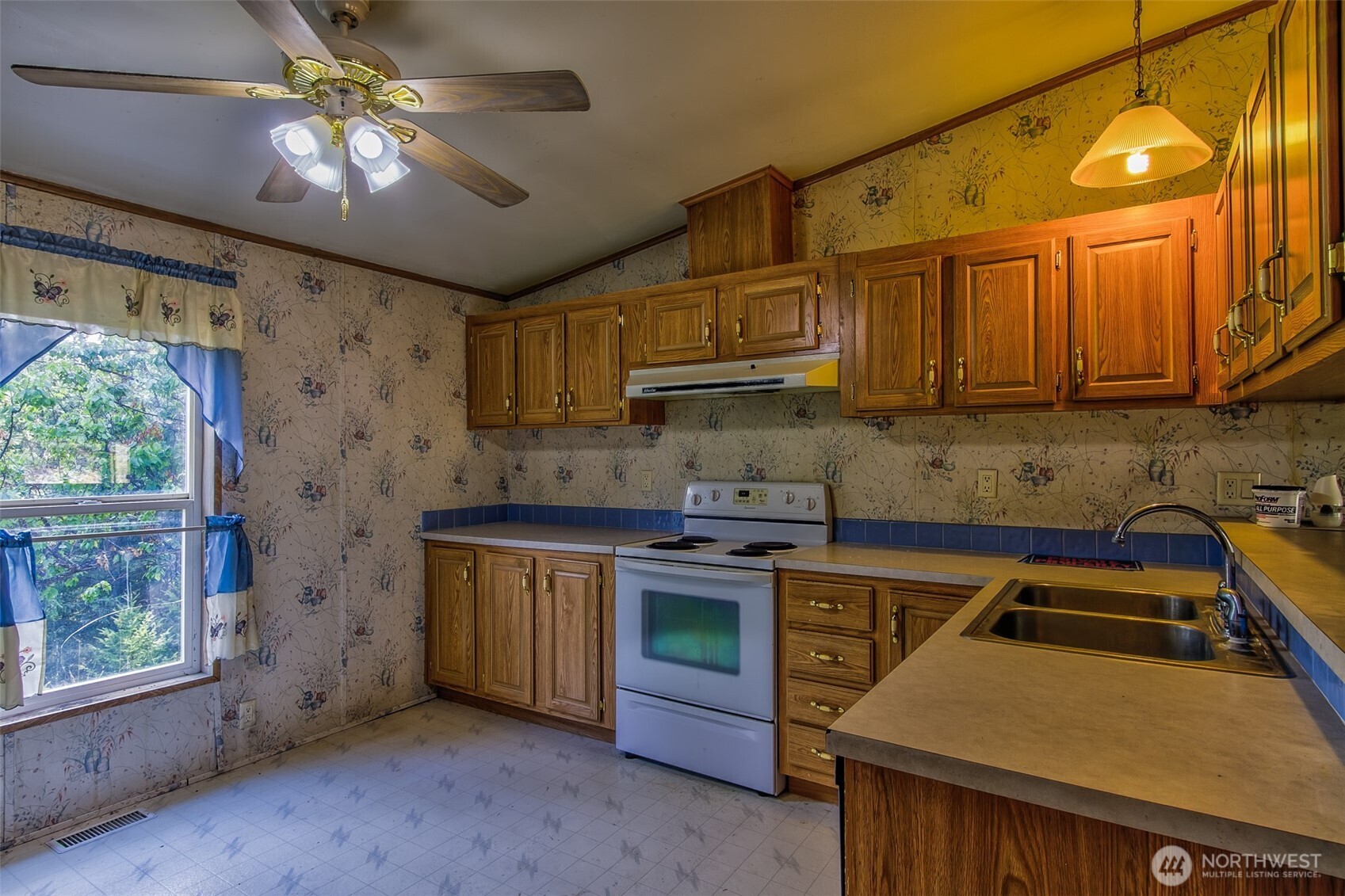 2391 Scott Road Rice, WA 99167 - Photo 12 of 40