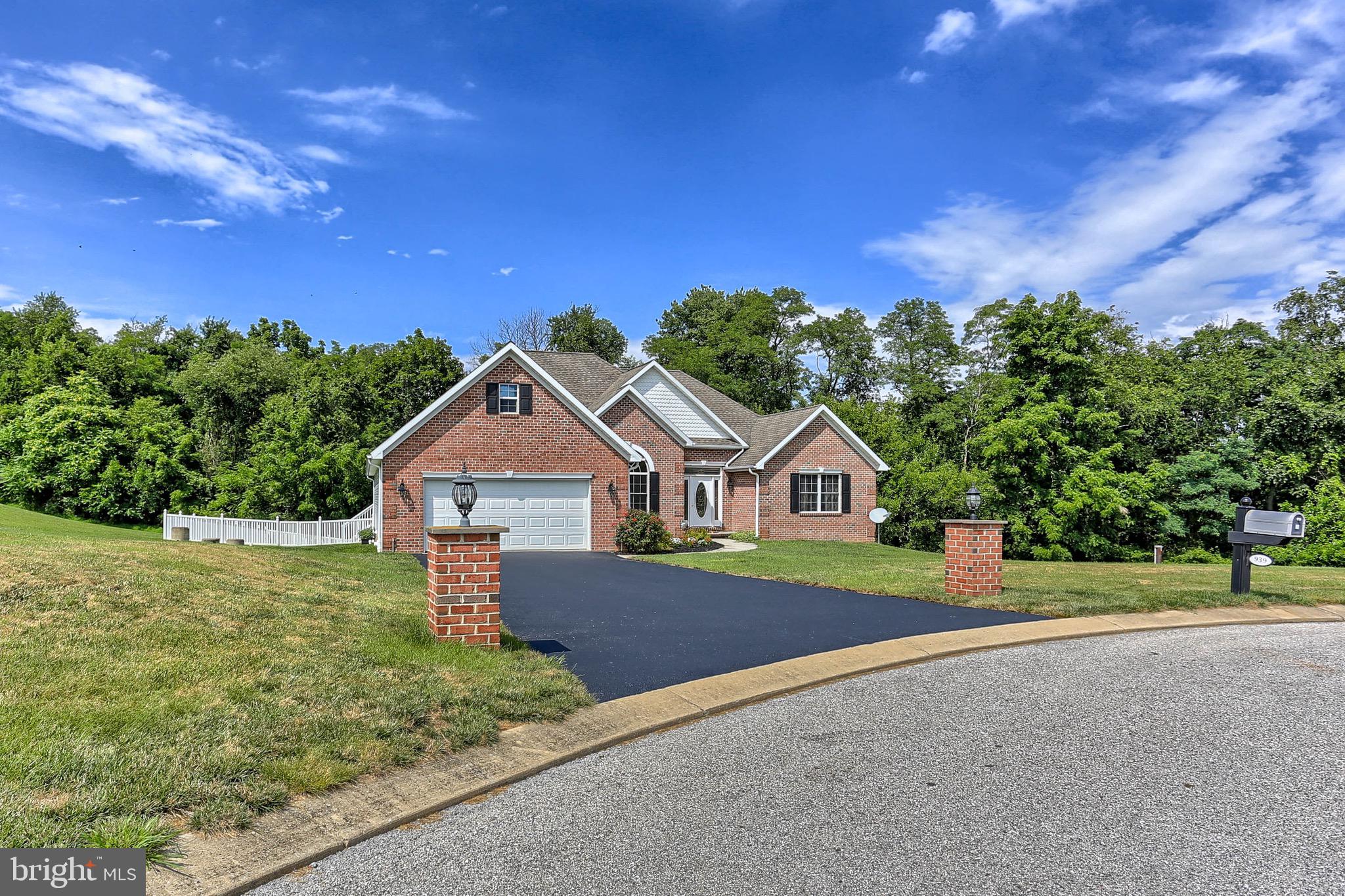 939 Amy Lane Spring Grove, PA 17362 - Photo 2 of 35 Gallery Image 2