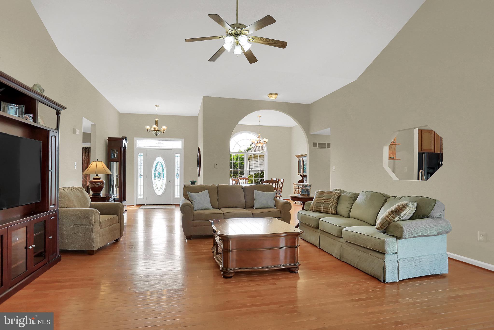 939 Amy Lane Spring Grove, PA 17362 - Photo 4 of 35 Gallery Image 4