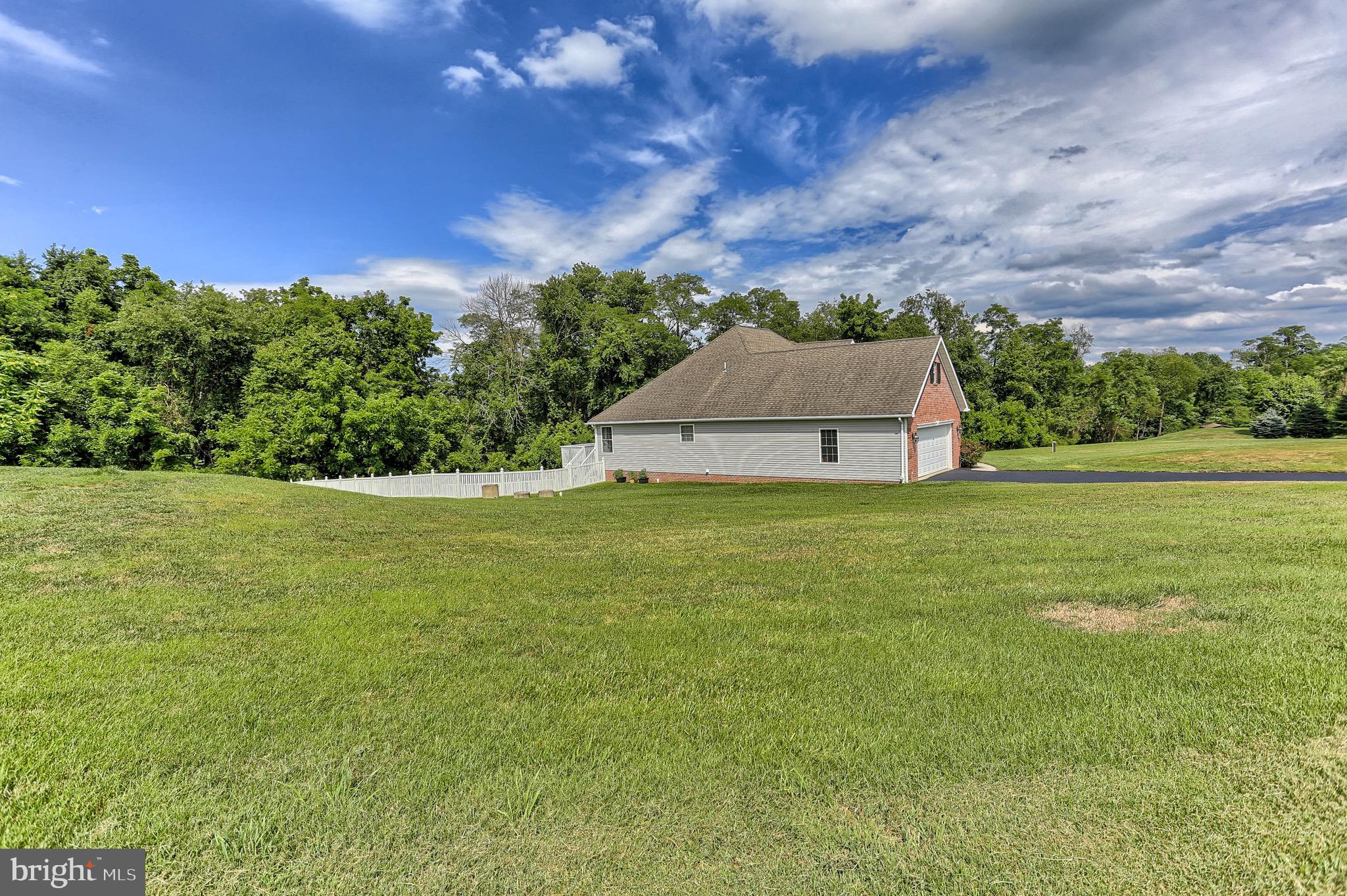939 Amy Lane Spring Grove, PA 17362 - Photo 32 of 35 Gallery Image 32