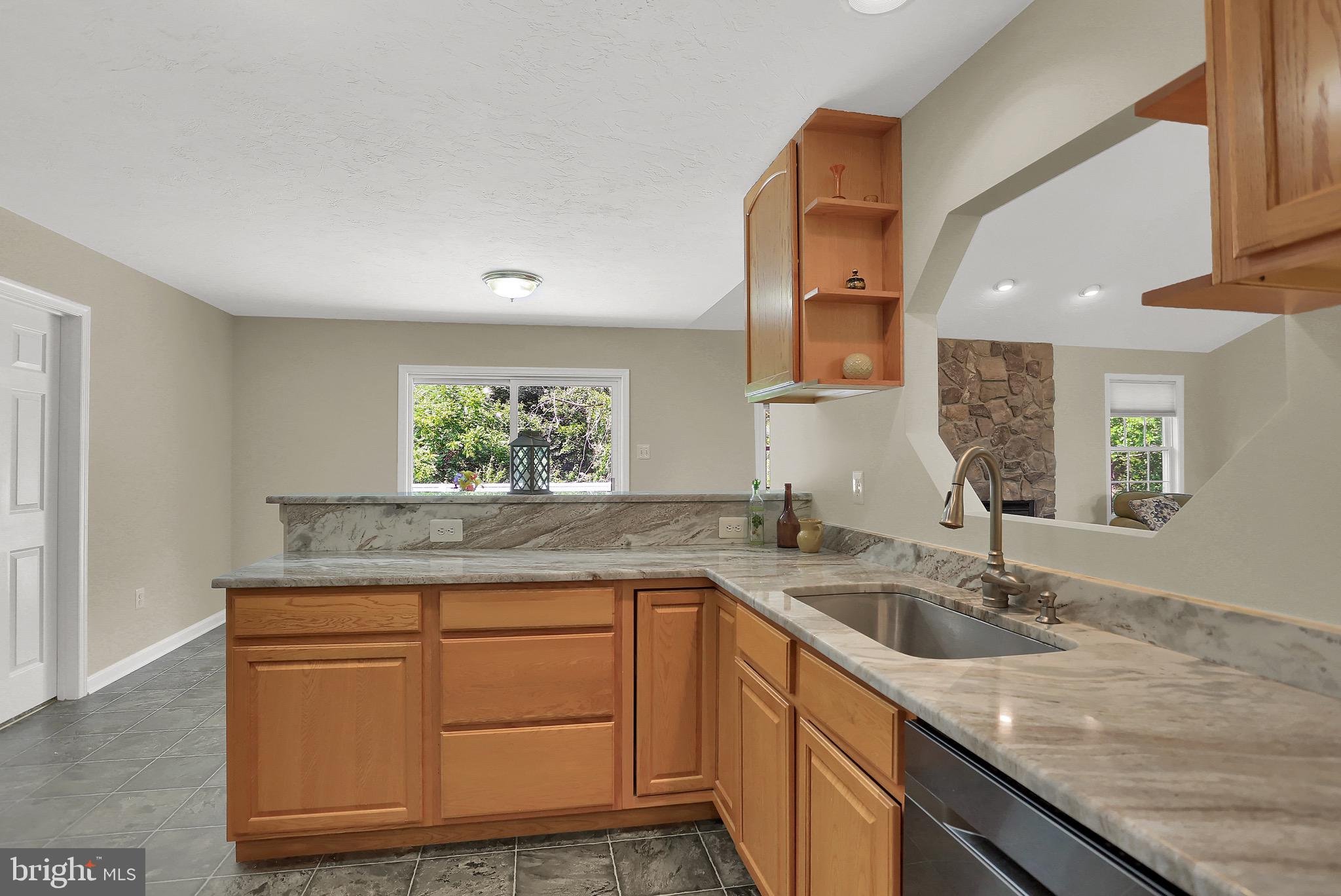 939 Amy Lane Spring Grove, PA 17362 - Photo 10 of 35 Gallery Image 10