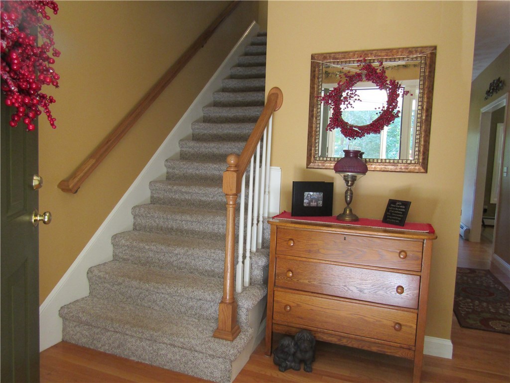 78 Willie Woodhead Road Glocester, RI 02814 - Photo 5 of 40 Gallery Image 5