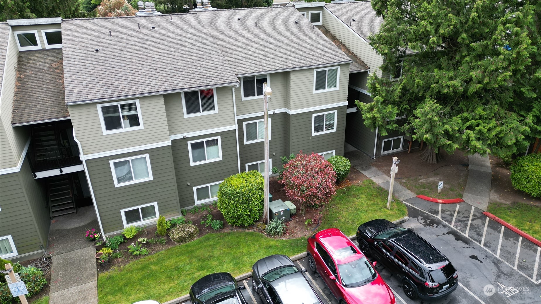 820 Cady Road, Unit A305 Everett, WA 98203 - Photo 20 of 26 a aerial view of a house with yard