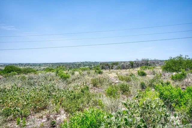 $575,000 | 3044 County Road 2615, Rio Medina, TX 78066