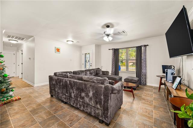 235 Elaine Road Dry Prong, LA 71423 - Photo 4 of 17